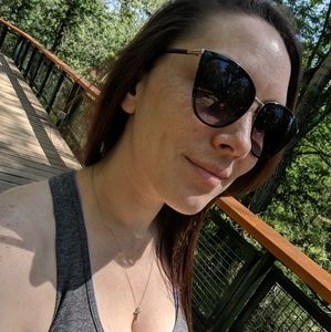 Meet your Posher, Krystal